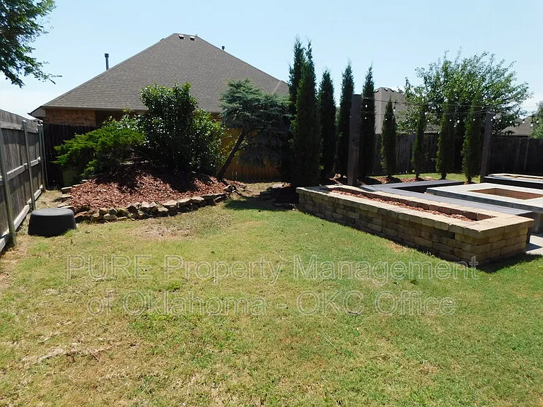 1100 Kelsi Dr — Photo 21