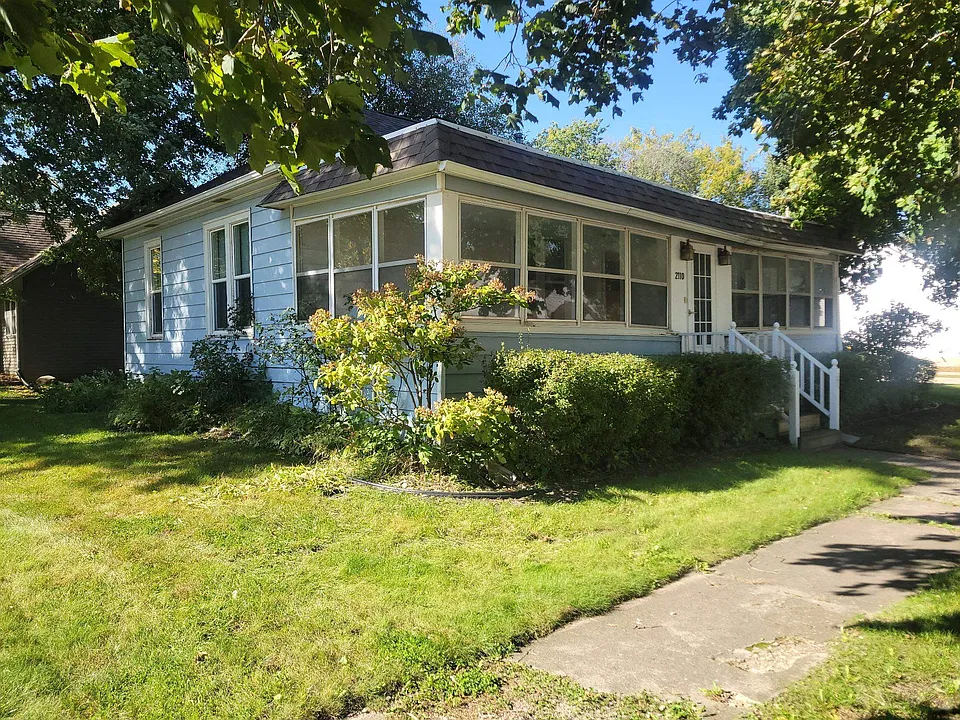 2110 Gary Ave