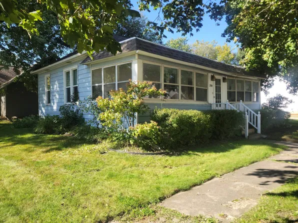 2110 Gary Ave, Spirit Lake, IA 51360