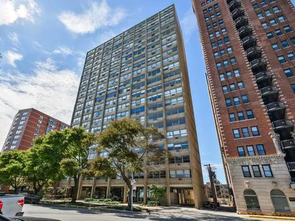5530 S South Shore Dr #17B, Chicago, IL 60637