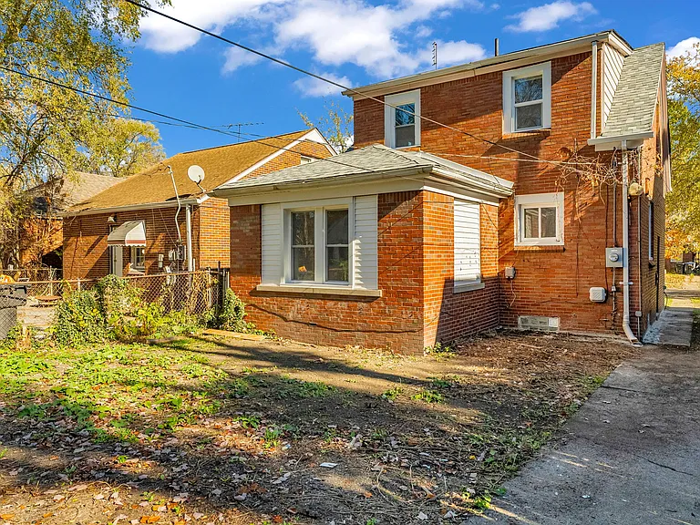 9503 Lakepointe St — Photo 24