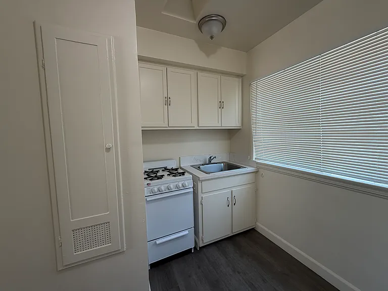 417 E Palm Ave #419-1/2 — Photo 14