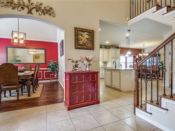 4th image of 1107 Burnet Dr