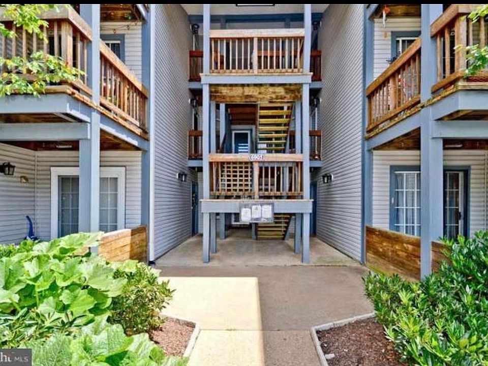 1st image of 6905 Victoria Dr Unit C