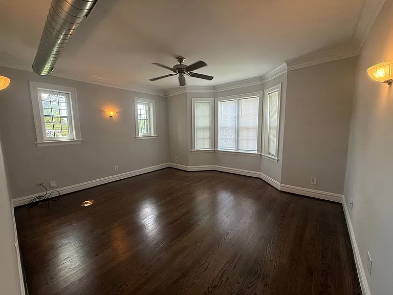 215-19 West Quincy Street — Photo 7
