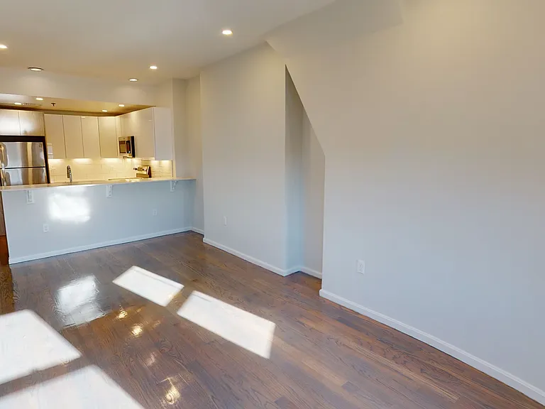 1408 Beacon St #4 — Photo 2