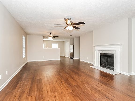 5th image of 3412 Bluespruce Way