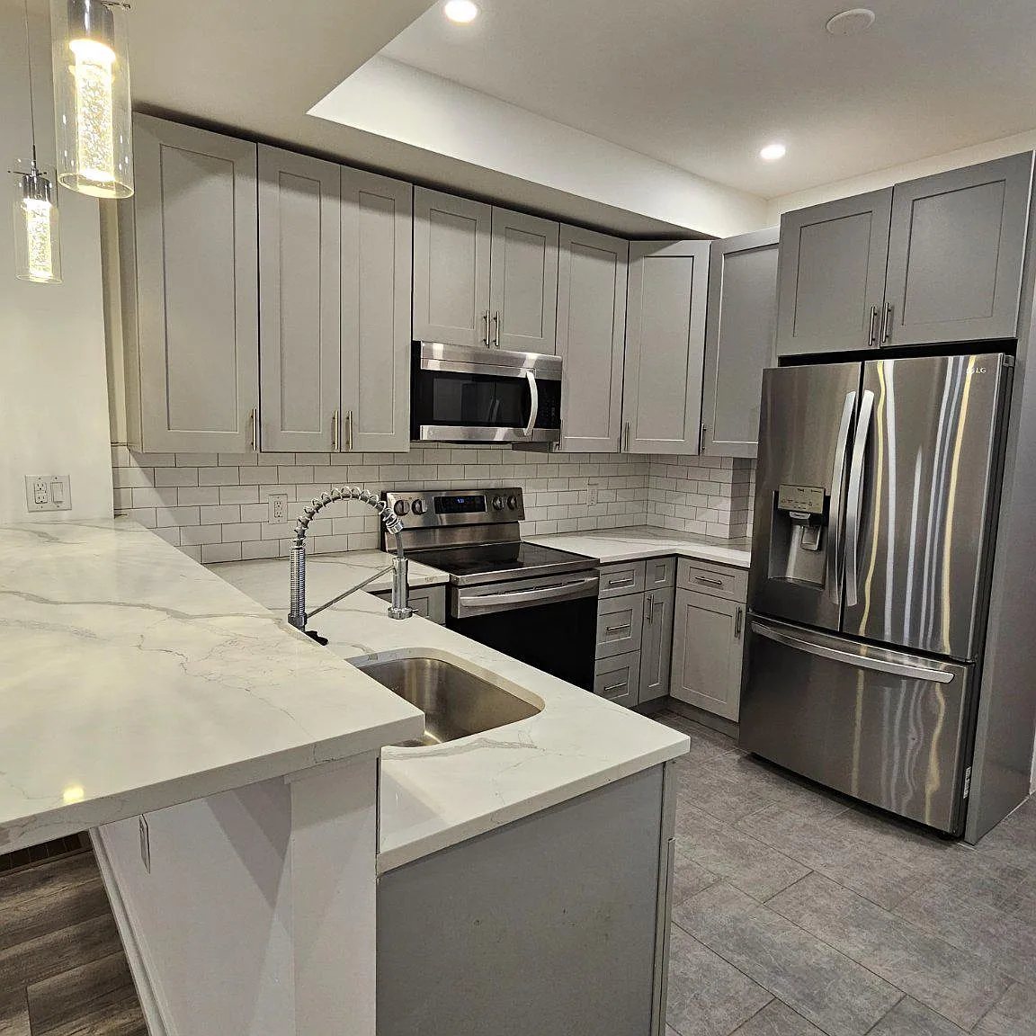 3 bed, 2.0 bath, 1982 sqft, $1,650 — Photo 4