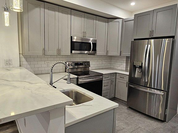 4th image of 2961 N Bambrey St