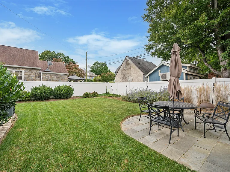 504 Gainsboro Rd — Photo 25