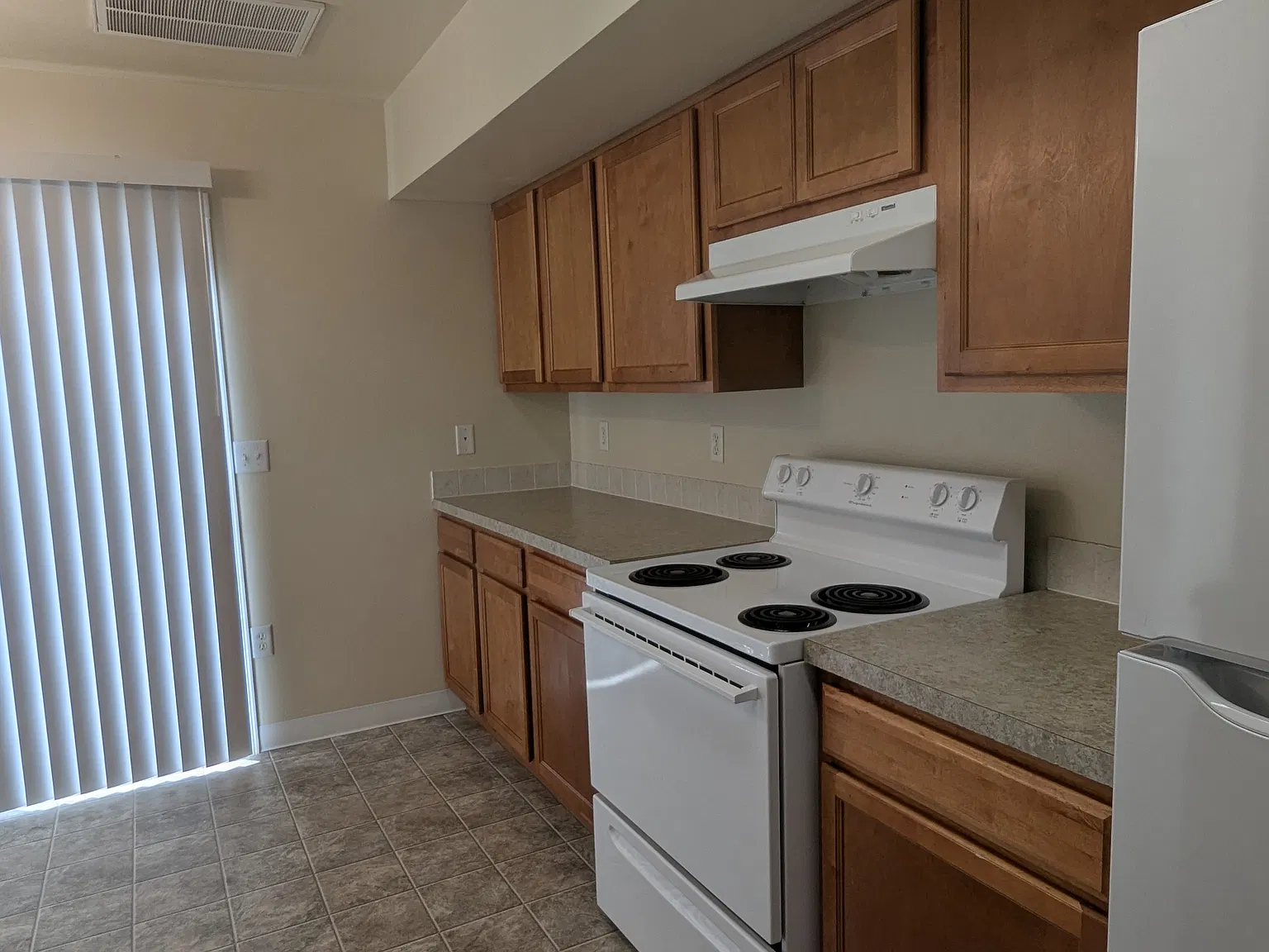 2 bed, 1.5 bath, 940 sqft, $1,289 — Photo 4