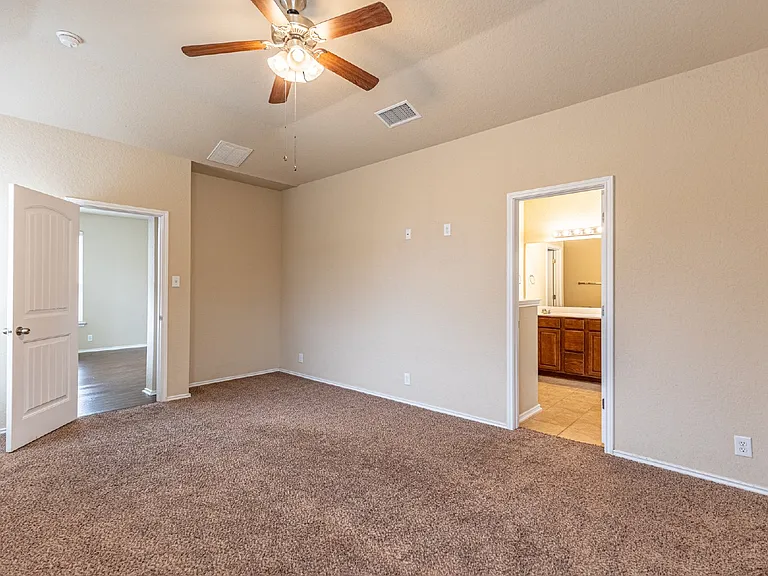 9023 Hubbard Hl — Photo 24