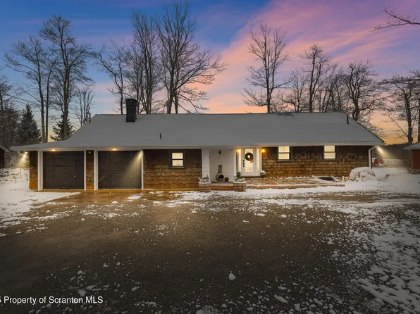 1224 Pocono Dr, Gouldsboro, PA 18424