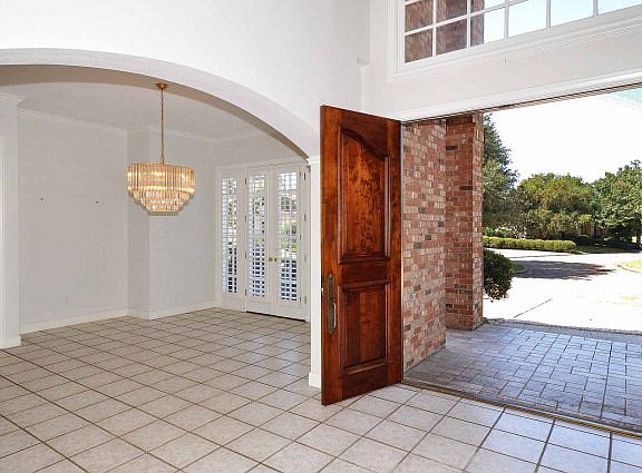 3rd image of 16 Heritage Oak Ct