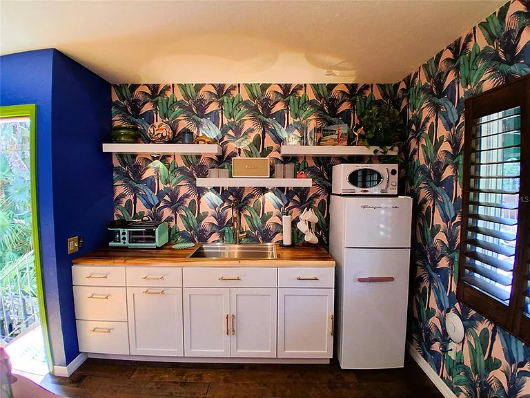 451 Woodland Dr — Photo 12