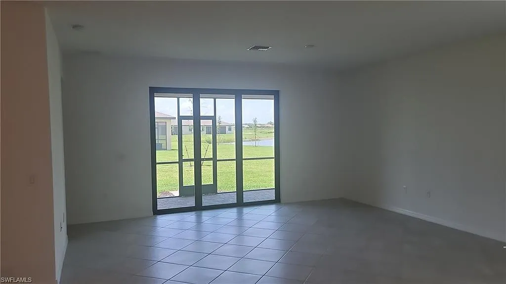 4 bed, 3.0 bath, 2032 sqft, $2,300 — Photo 4