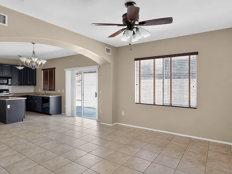 3032 W Cavalry Dr — Photo 4