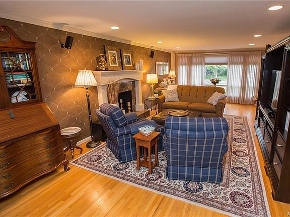 5th image of 52 Red Oak Dr