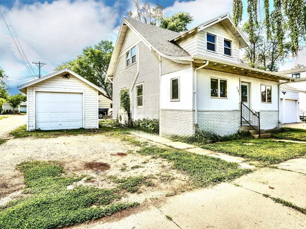 810 S 1st St, Aberdeen, SD 57401