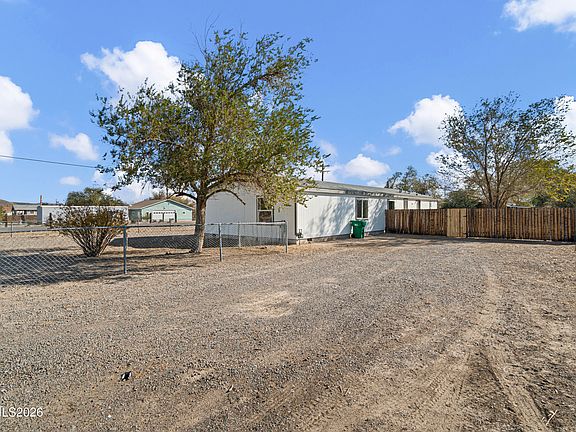 3rd image of 2890 Truckee St