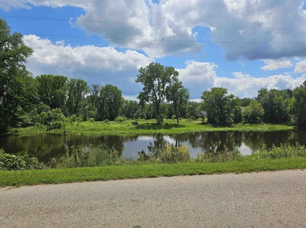 Packer Ln, Pardeeville, WI 53954