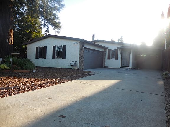 2nd image of 320 Buckeye St