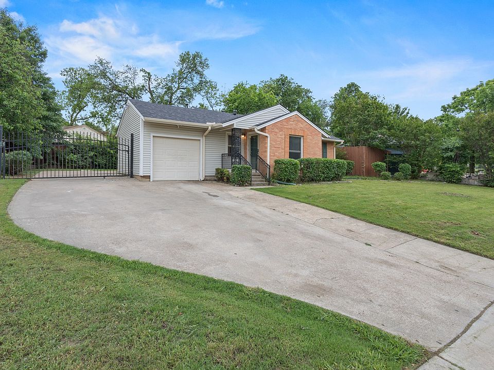 1st image of 301 Meadowbrook Dr