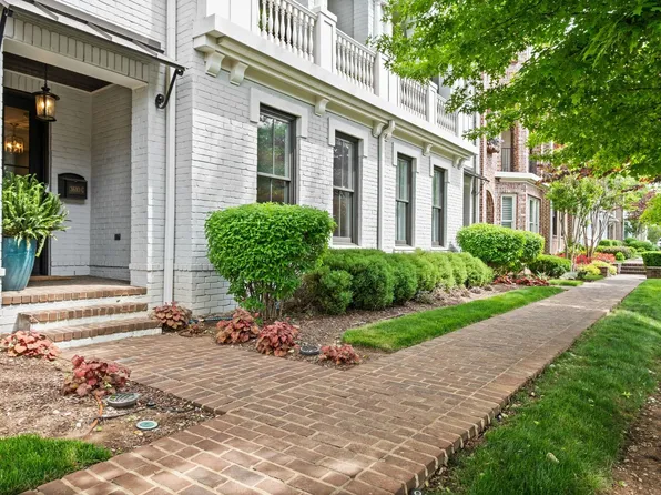 3610C W End Pl, Nashville, TN 37205