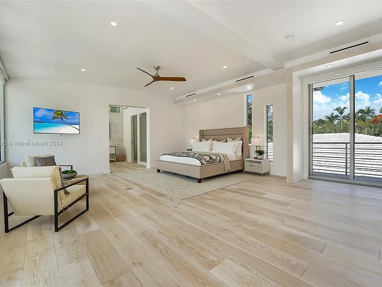 5910 N Bayshore Dr — Photo 29