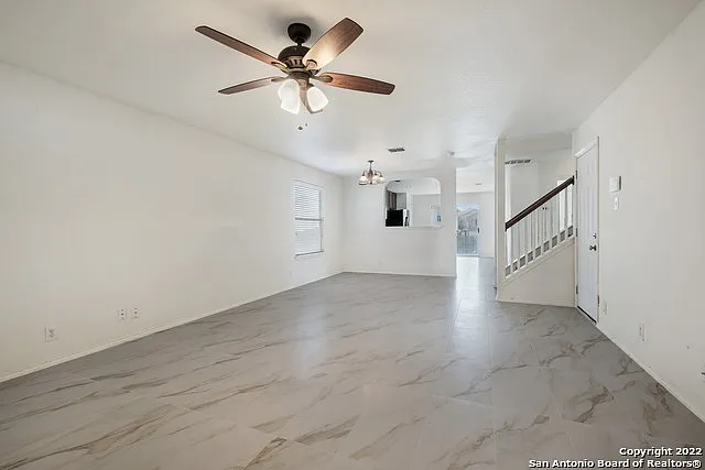 4 bed, 3.5 bath, 2675 sqft, $2,150 — Photo 2