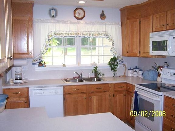 3rd image of 106 Hidden Oak Dr