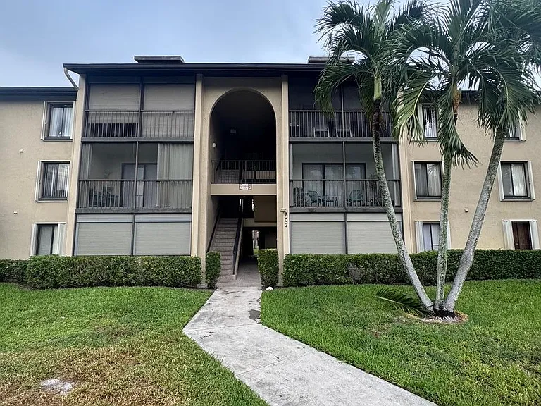 703 Sunny Pine Way #C1 — Photo 1