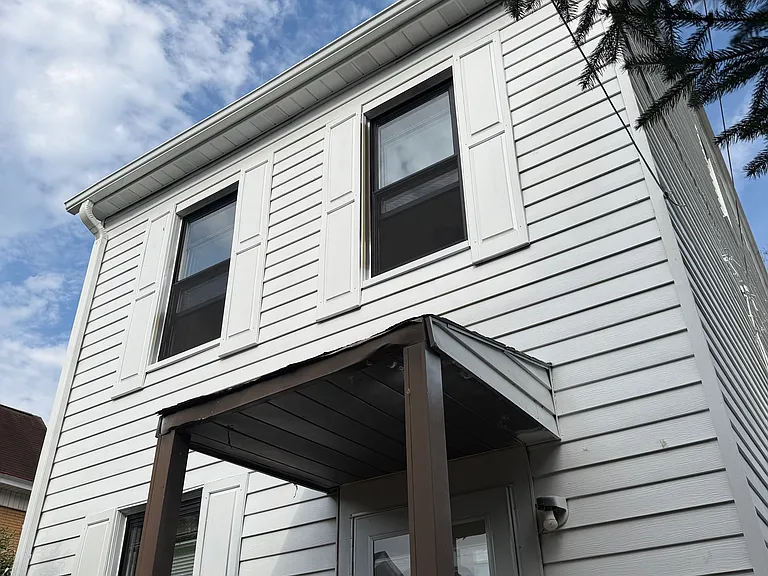 209 Rear 21 — Photo 21