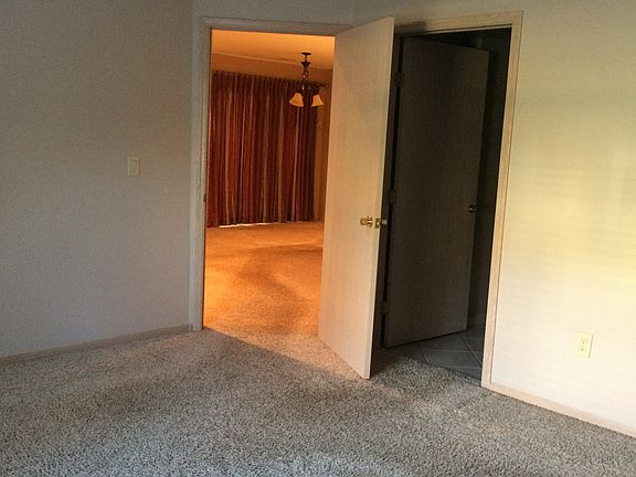 3rd image of 2671 Pine Marsh Dr
