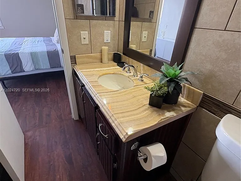 111 Lake Emerald Dr #302 — Photo 8