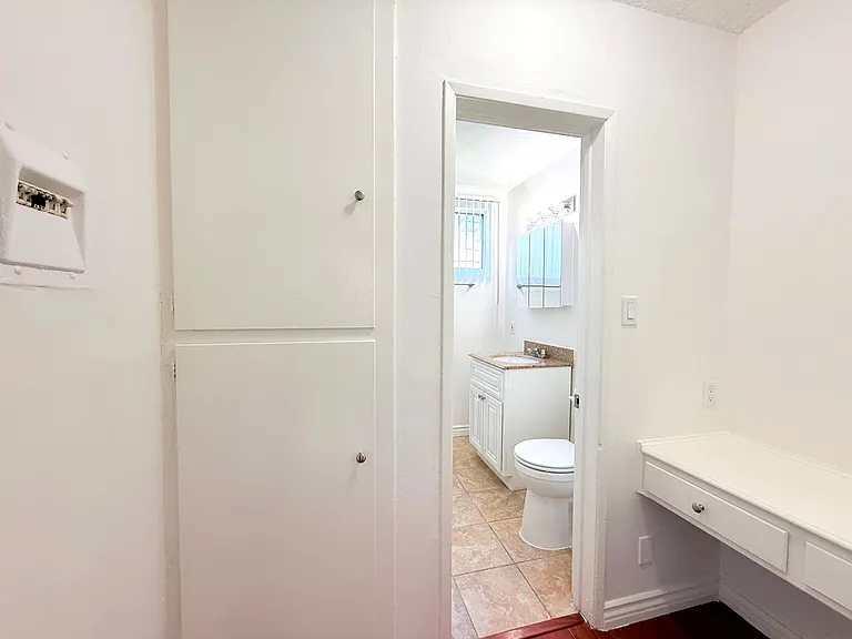 1376 N. Serrano Avenue — Photo 12