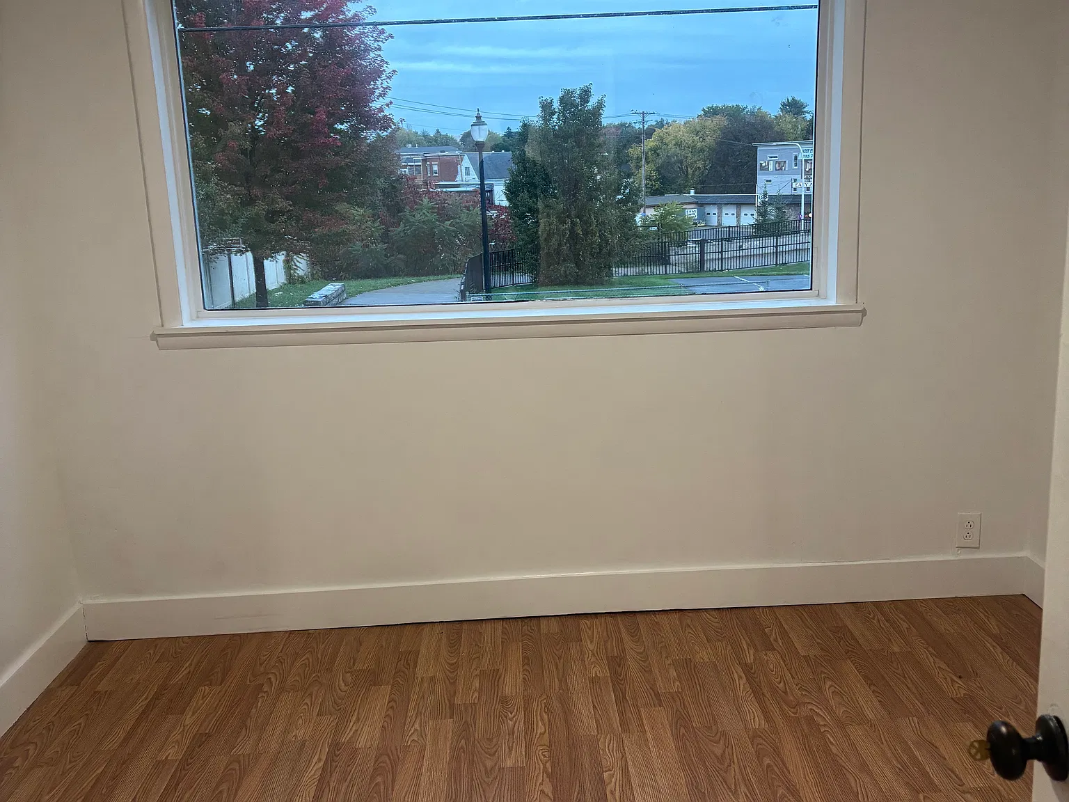 3 bed, $1,400 — Photo 1