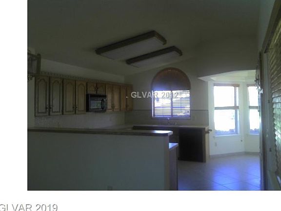 3rd image of 1891 Balzac Dr
