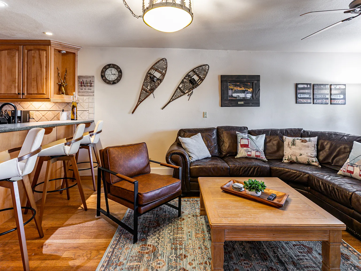 2 bed, 1195 sqft, $4,230 — Photo 4