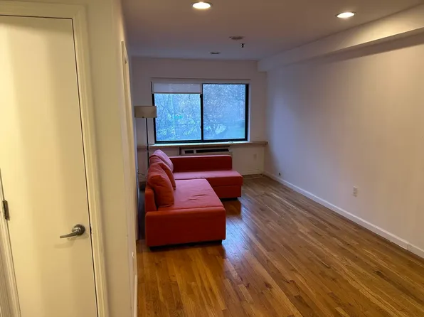 84-23 Lander Street image 5 of 8