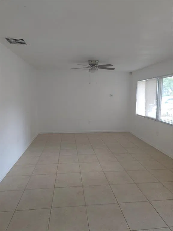 2 bed, 2.0 bath, 947 sqft, $2,200 — Photo 3