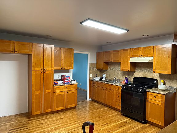 5th image of 607 Pleasant Pl