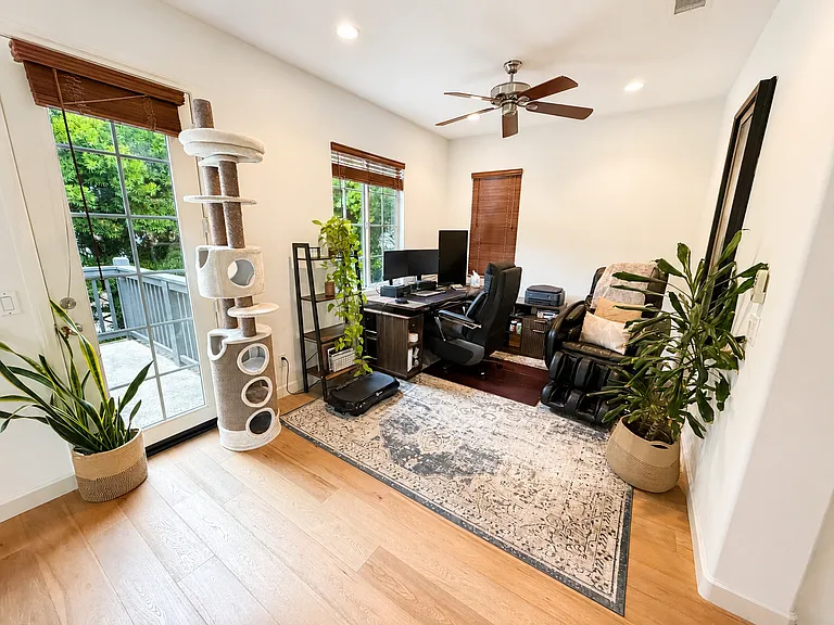 656 Seaward Ave — Photo 8