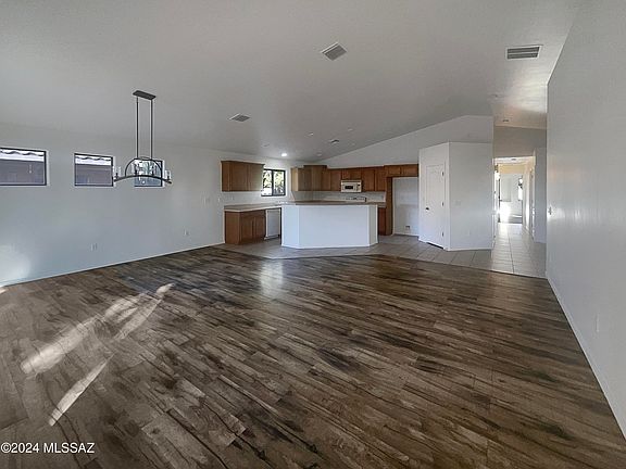 3rd image of 7996 S Fenway Dr