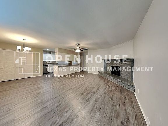 4th image of 401 Green Canyon Dr