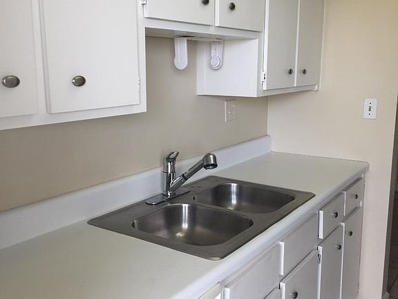4th image of 6540 NE 18th Ave APT 304