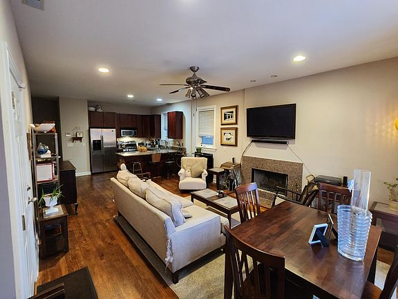 2nd image of 2623 W Evergreen Ave APT 2W
