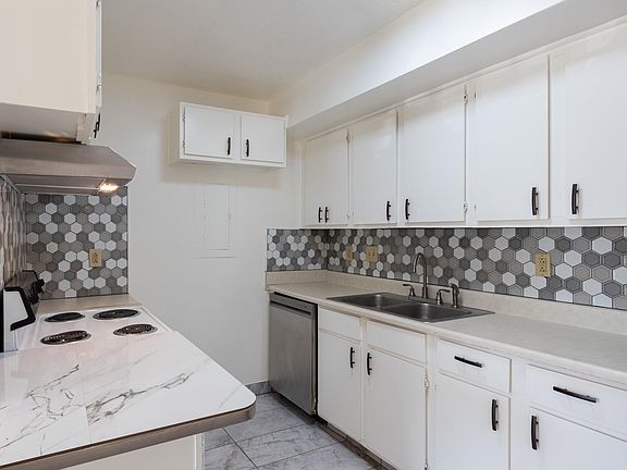 4th image of 2494 Etiwan Ave APT A2