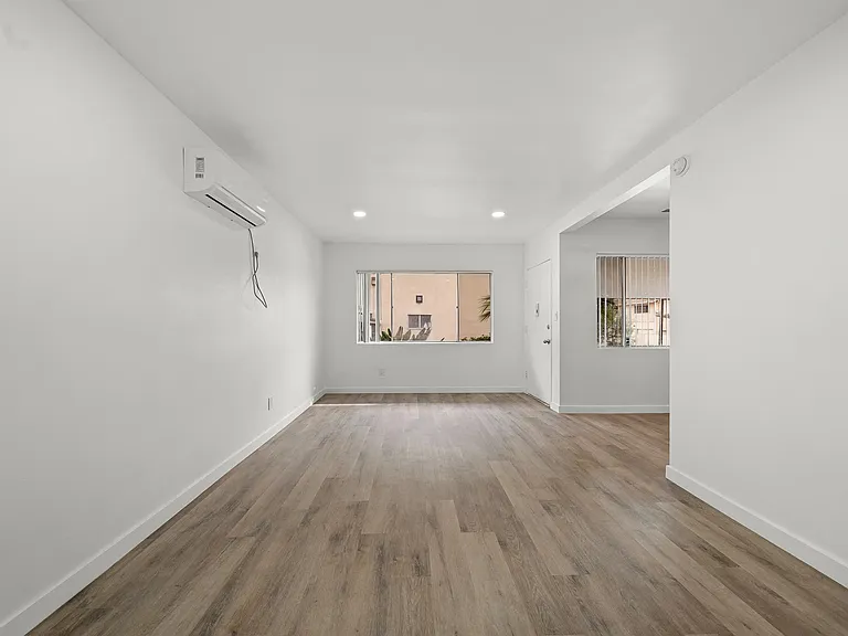 835-845 Glenway Dr. — Photo 19