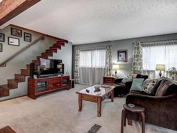 5th image of 361 Farnsworth Dr